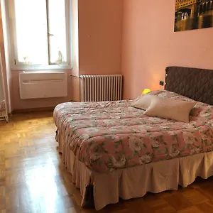 3 Perle All'accademia Florence